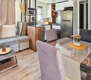 Bungalow cosy à Canet-en-Roussillon avec piscine partagée