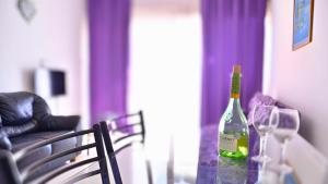 Paradise Gardens Cozy Oasis with AC, WIFI, and pool