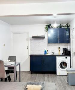 New Deluxe Studio Apt-2