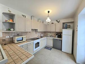 Charmante maison en pierre avec cheminée et animaux acceptés - FR-1-616-165