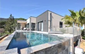 Beautiful Home In Cavalaire-Sur-Mer - Cavalaire-sur-Mer