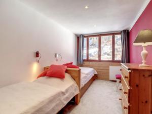 La Clusaz : Appartement 3 chambres, 8 pers, parking inclus - FR-1-818-13