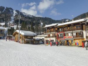 La Clusaz, Apt 6 pers, centre avec Wifi - FR-1-818-33