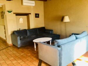 Maisons de vacances Gite Anjou familial avec cheminee, climatisation, WIFI - FR-1-622-95 : photos des chambres