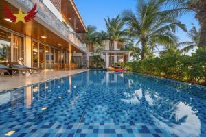 The Five Stars Villa 8 Bedrooms Beachfront