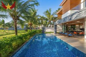 The Five Stars Villa 8 Bedrooms Beachfront