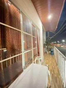 TONCIL HOMESTAY - Bed and Bath near Anjo World - Minglanilla