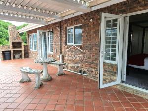 Spacious Beachside apartment
