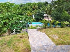 Bungalow charmant à Château Gaillard avec piscine partagée - Sucrerie Blanchet