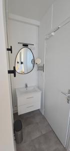 Hotels Hotel La Croisette & Restaurant Bistrot Gantier en centre ville : photos des chambres