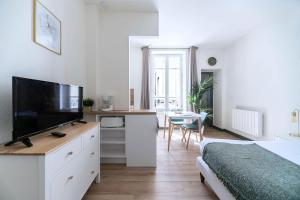 Appartements Residence Bains Callou situee face aux thermes : photos des chambres