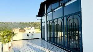 Noor Serene Penthouse - Chandwaji