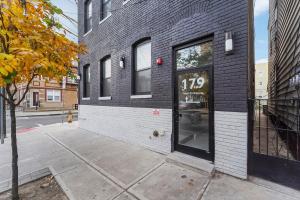 Free Parking 4 Suites Near Downtown Newark