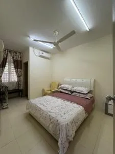 Adawiyah Guest House, Gambang - 甘邦库拉斯尼