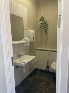 Cottage with Shared Bathroom (2 Adults) room in Svalereden Camping Cottages