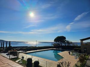 Hotels La Cote Bleue : photos des chambres