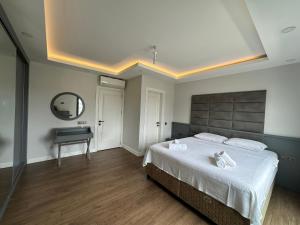 Luxury Private Heated Pool Villa C-Two