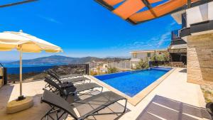 3 Bedroom Luxury Villa 5 minutes Drive to the Town