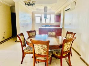 Sea View Retreat - 2 Bedroom Breakfast inclusive