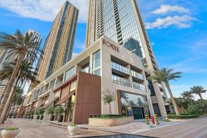 FIRST CLASS 3BR Burj Khalifa & Fountain view