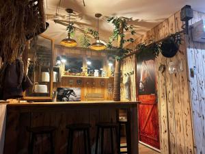 Maisons d'hotes Les Chambres de Paulette a Theme LE RANCH : photos des chambres