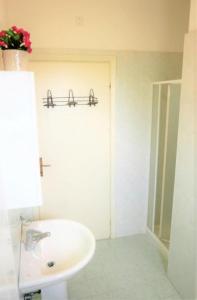 Bright escape 250m from the sea