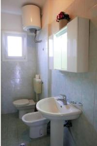 Bright escape 250m from the sea