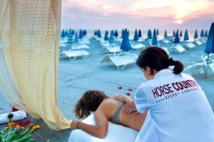 Hotel with swimming pool in Arborea just 650 meters from the sea