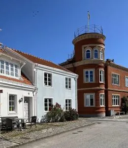 Townhouse by marina, beach & theatre - 斯塔德