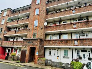 Entire Two Bedroom Aylesford Central London 5 mins to Metro