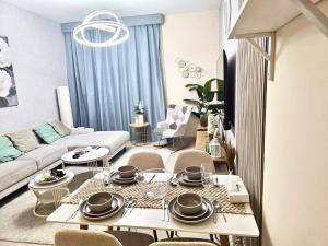 Deluxe 1BHK Apt in JVC, Self check in !