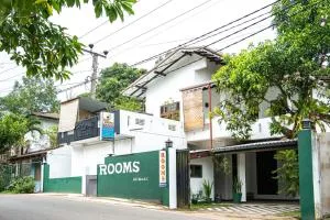 Sun Shades View Residence - Andugoda