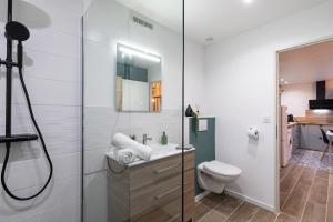 Appartements Le Coup de Coeur - Proche Sanctuaire et Commerces - WiFi - Neuf : photos des chambres