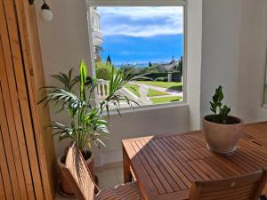 Apartamento Calablanca con amplia terraza y vistas al mar y a la montaña