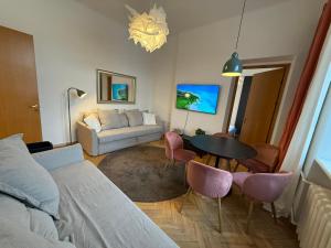 Tyzen39&38 Luxury Apartment