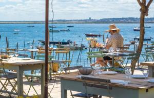 Maisons de vacances Beautiful Home In Ares : photos des chambres