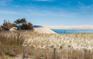 Maisons de vacances Beautiful Home In Ares : photos des chambres