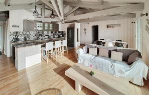 Beautiful Home In Ares