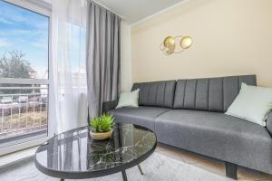 cruwzo I Modern Centrally Located Apartment with Parking