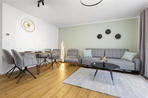 cruwzo I Modern Centrally Located Apartment with Parking