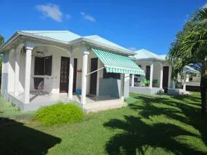 Gîtes tout confort à Port-Louis, plage à 7 min en voiture - Anse-Bertrand