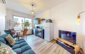 Maisons de vacances Lovely Home In Royan With Wifi : photos des chambres