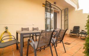 Awesome Home In San Luis De Sabinillas