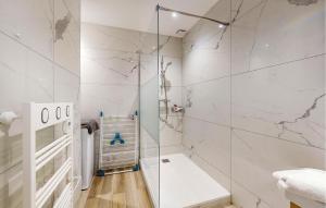 Maisons de vacances Lovely Home In Royan With Wifi : Maison de Vacances 2 Chambres