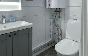 1 Bedroom Stunning Home In Löttorp