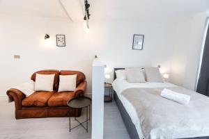 Commercial Road Apartments Central Location Wyvern Theatre