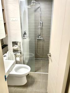 Yeongdeungpo Station area, Yeouido Hangang Park, Hongdae, and Ma-po