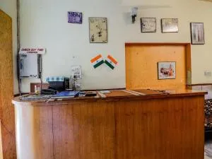 Akshey Hotel - Bīnāwās