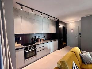 FLH - Art Elegance Luxury Big Balcony Free Parking SmartTVs View