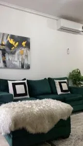 Sanctuary Aparthotel-AC-Garden- Solar-Wi-Fi -Firepit-Park-Carport - Chisamba